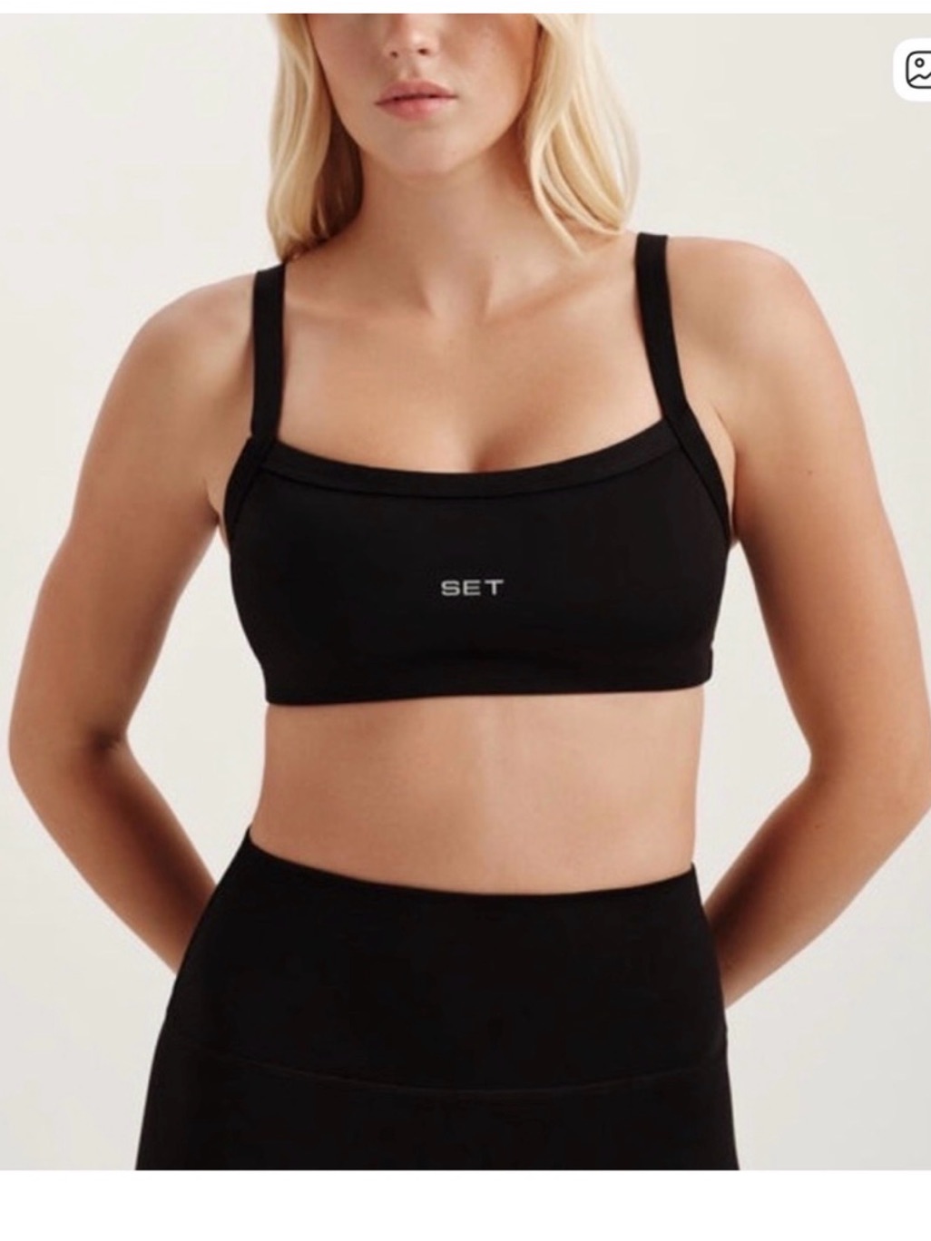 Set Active Black Square-Neck Sports Bralette